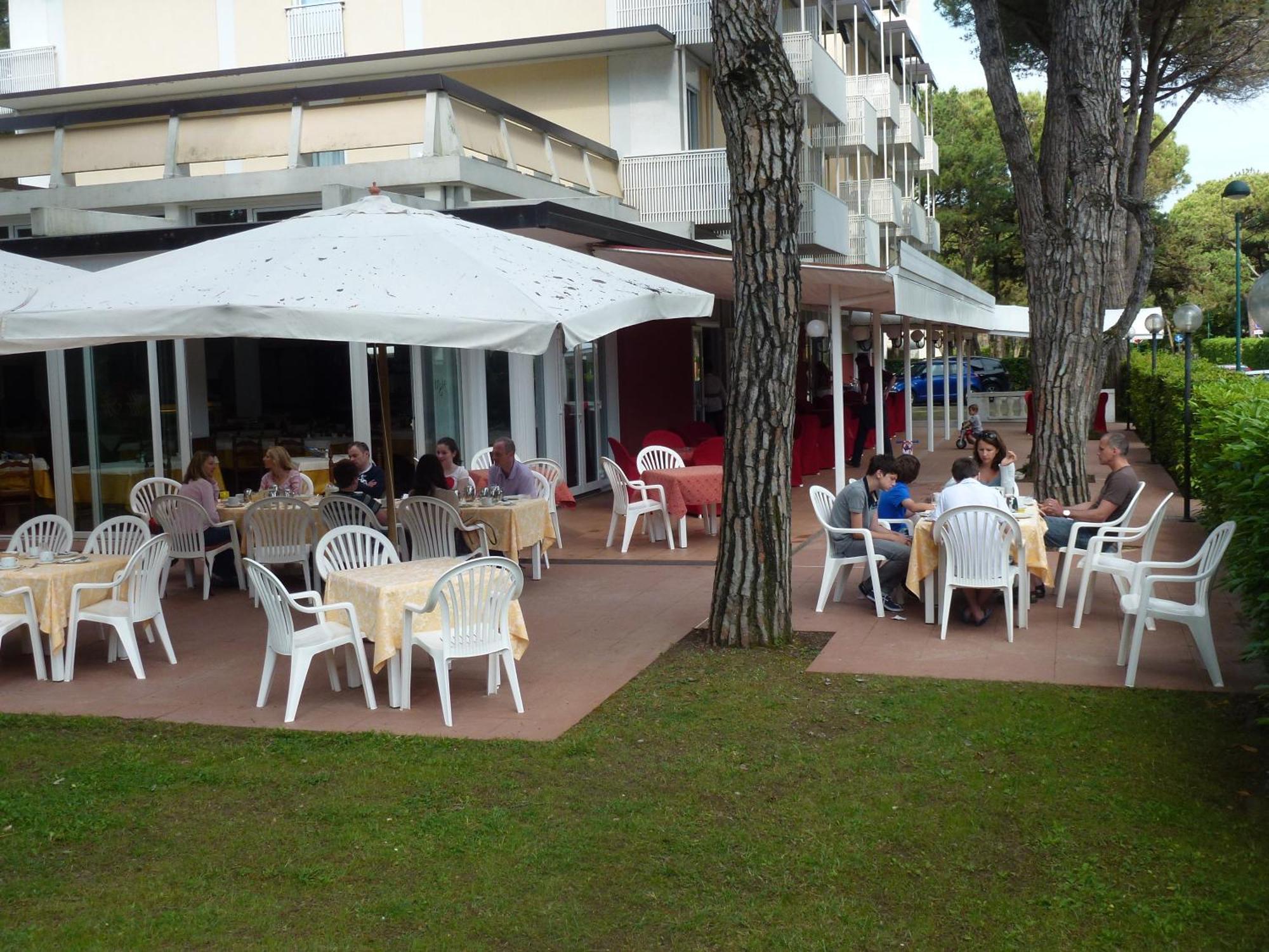 Hotel San Marco Lignano Sabbiadoro Exterior foto