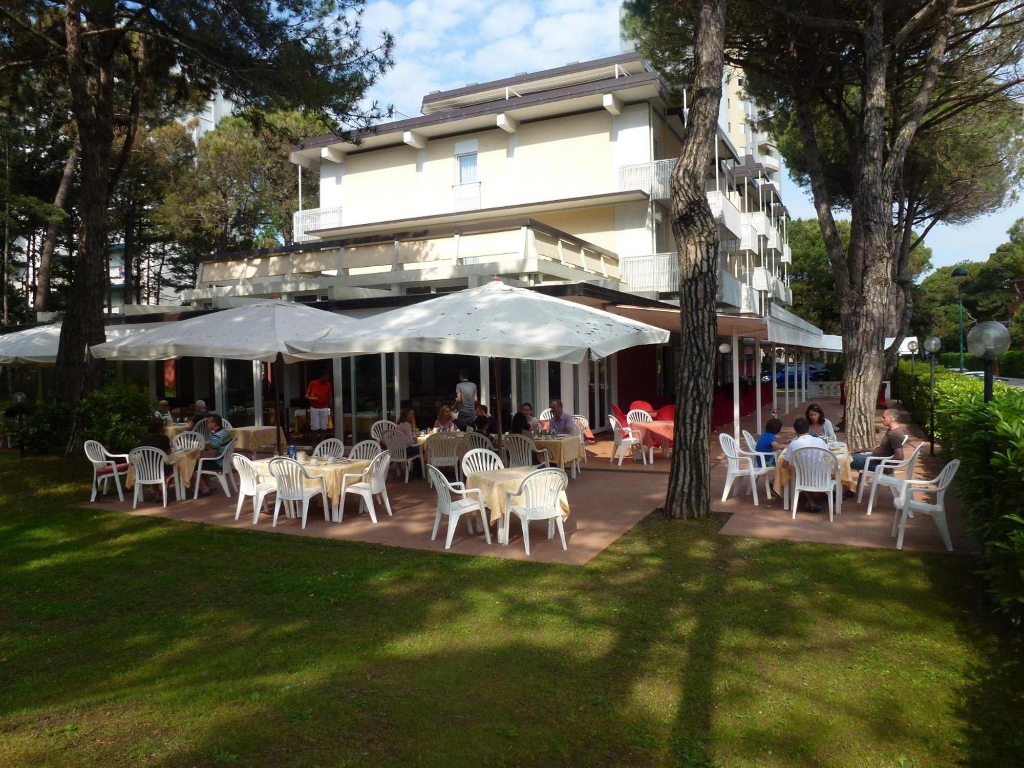 Hotel San Marco Lignano Sabbiadoro Exterior foto